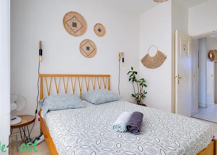 Charming Apartment With Cosy Balcony Old Port